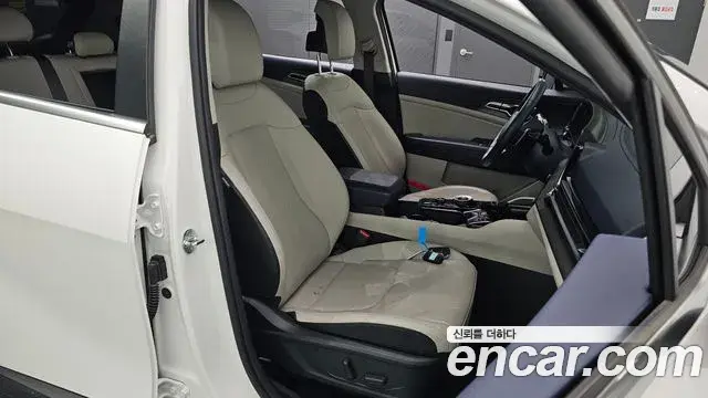 Kia Sportage 2022 — Photo 1/31