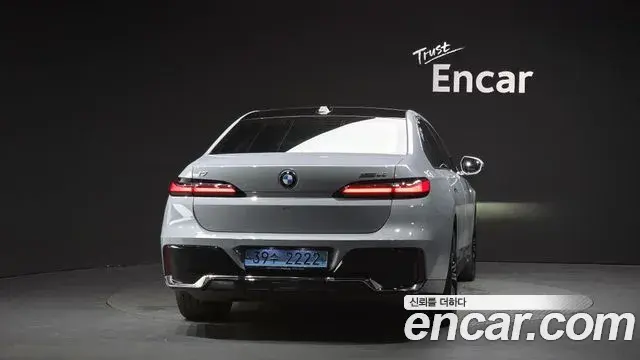 BMW i7 2024 — Şəkil 22/32