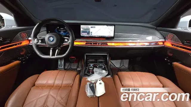 BMW i7 2024 — Şəkil 21/32