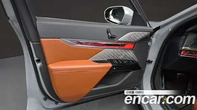 BMW i7 2024 — Şəkil 18/32
