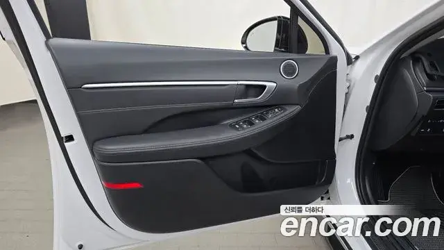 Hyundai Sonata Hybrid 2022 — Şəkil 24/31