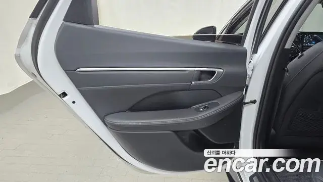 Hyundai Sonata Hybrid 2022 — Şəkil 10/31