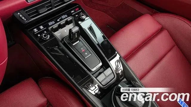 Porsche 911 2025 — Şəkil 8/30