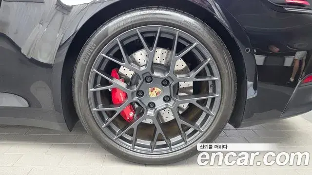 Porsche 911 2025 — Şəkil 28/30