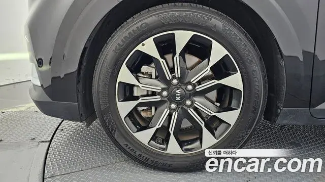 Kia Carnival 2021 — Фото 5/20