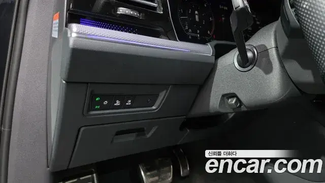 Volkswagen Touareg 2021 — Şəkil 15/36