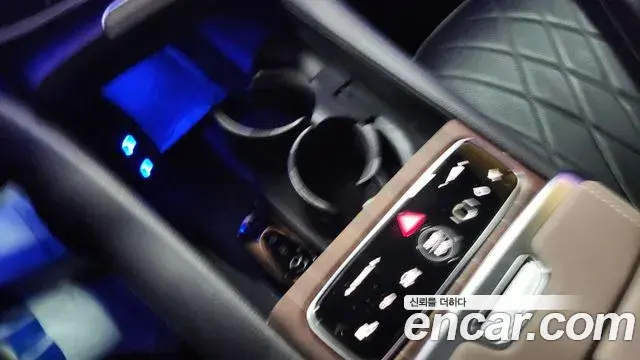 Mercedes-Benz EQS SUV 2023 — ფოტო 11/20