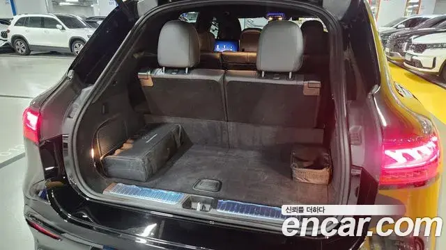 Mercedes-Benz EQS SUV 2023 — ფოტო 16/20