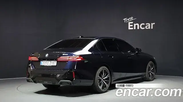 BMW 5 Series 2026 — Şəkil 13/32