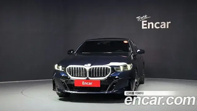 BMW 5 Series 2026 — Şəkil 24/32