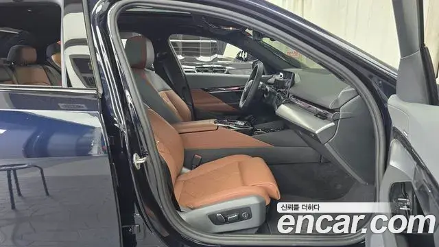 BMW 5 Series 2026 — Şəkil 16/32