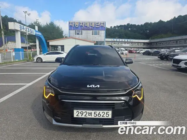 Kia Niro 2022 — Фото 10/20