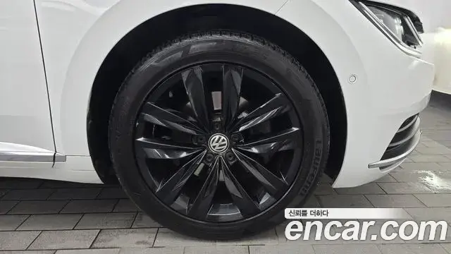 Volkswagen Arteon 2019 — ფოტო 12/34