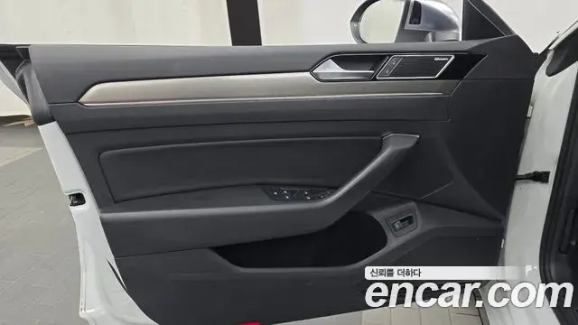 Volkswagen Arteon 2019 — ფოტო 33/34