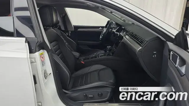 Volkswagen Arteon 2019 — ფოტო 22/34