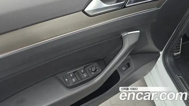 Volkswagen Arteon 2019 — ფოტო 24/34