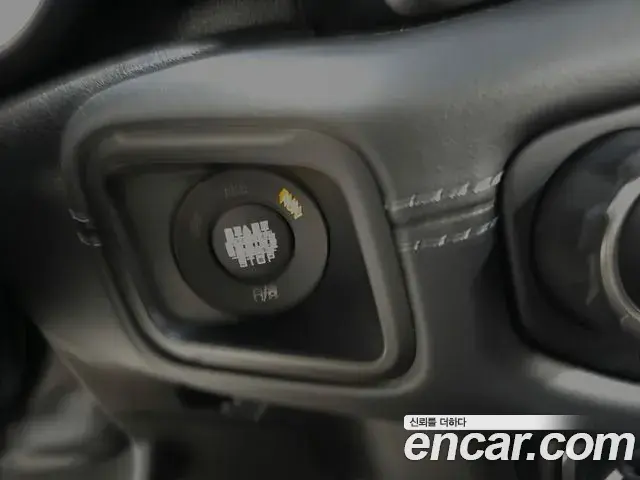 Jeep Wrangler 2025 — Photo 17/20