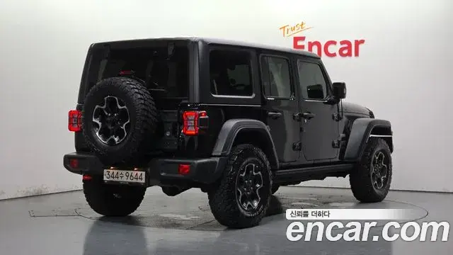 Jeep Wrangler 2020 — Фото 2/20