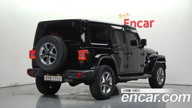 Jeep Wrangler 2018 — Фото 2/20