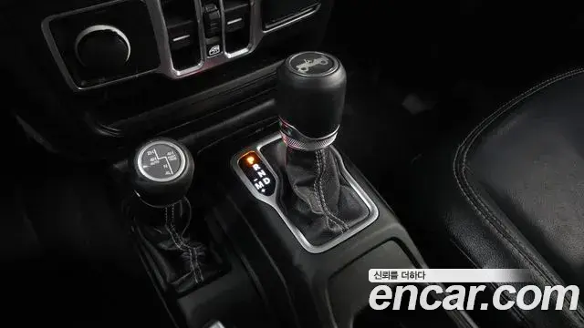 Jeep Wrangler 2018 — Фото 9/20