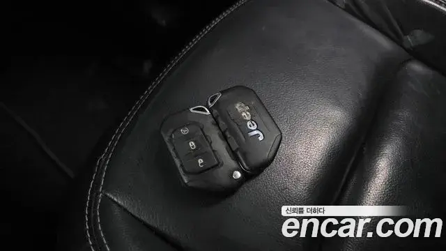 Jeep Wrangler 2018 — Фото 18/20