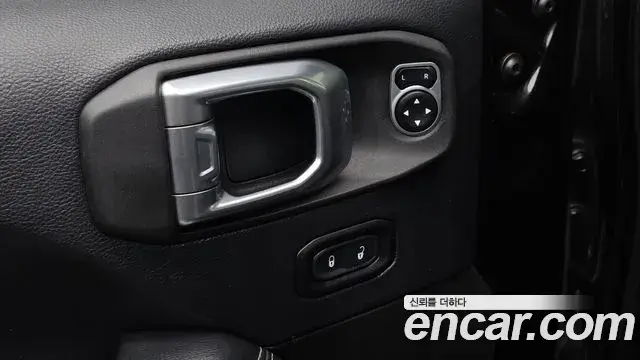 Jeep Wrangler 2018 — Photo 8/31