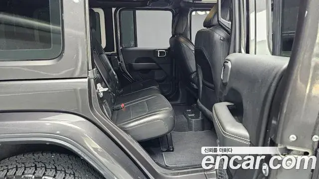 Jeep Wrangler 2019 — Şəkil 13/31