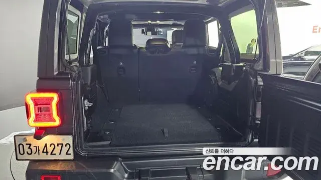 Jeep Wrangler 2019 — Şəkil 8/31