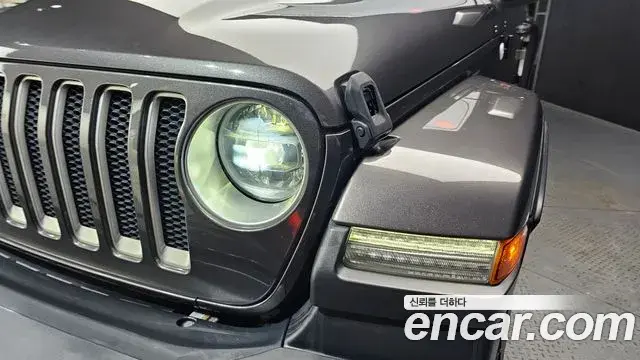 Jeep Wrangler 2019 — Şəkil 3/31
