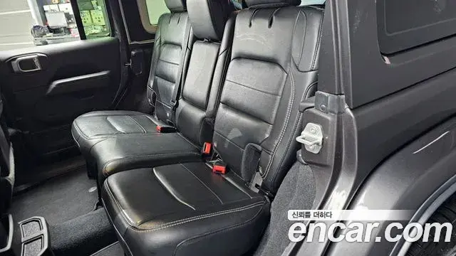 Jeep Wrangler 2019 — Şəkil 27/31