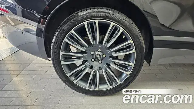 Land Rover Range Rover Velar 2019 — Photo 17/20