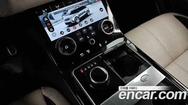 Land Rover Range Rover Velar 2019 — Photo 12/20