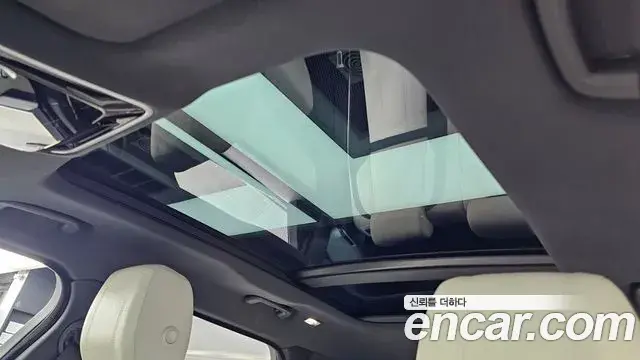 Land Rover Range Rover Velar 2019 — Photo 18/20