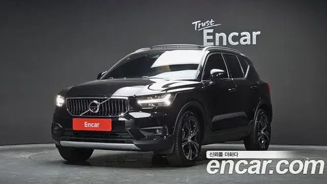 Volvo XC40 2019 — Фото 1/20