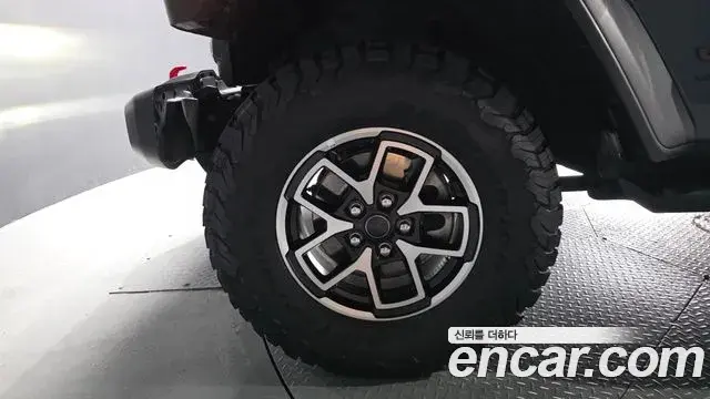 Jeep Wrangler 2024 — ფოტო 14/20