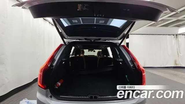 Volvo XC90 2021 — Фото 20/20