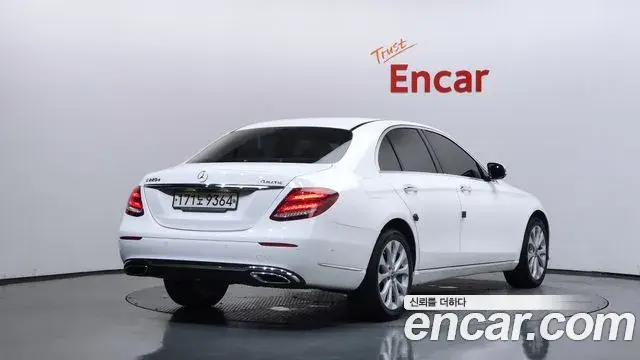 Mercedes-Benz E-Class 2020 — Фото 2/20
