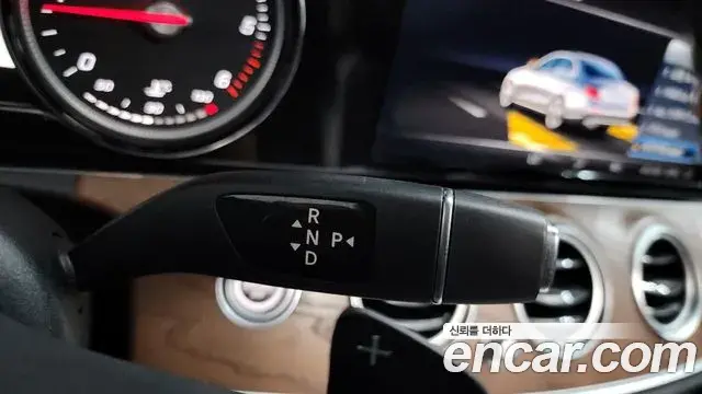 Mercedes-Benz E-Class 2020 — Фото 9/20