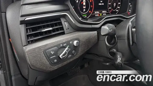 Audi A4 2019 — Photo 10/30