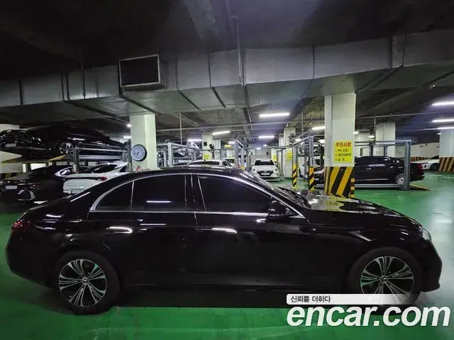 Mercedes-Benz E-Class 2025 — Photo 5/14