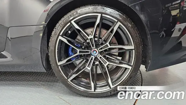 BMW M2 2024 — Photo 8/37