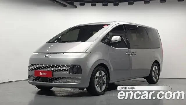 Hyundai Staria 2021 — Фото 1/20