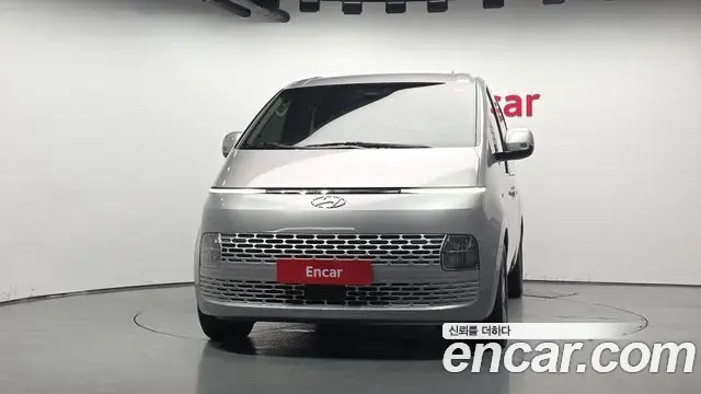 Hyundai Staria 2021 — Фото 3/20
