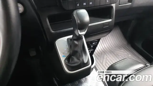 Hyundai Staria 2021 — Фото 9/20