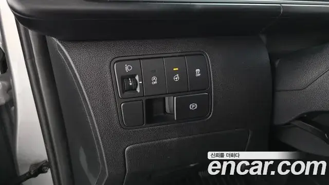 Hyundai Staria 2021 — Фото 17/20
