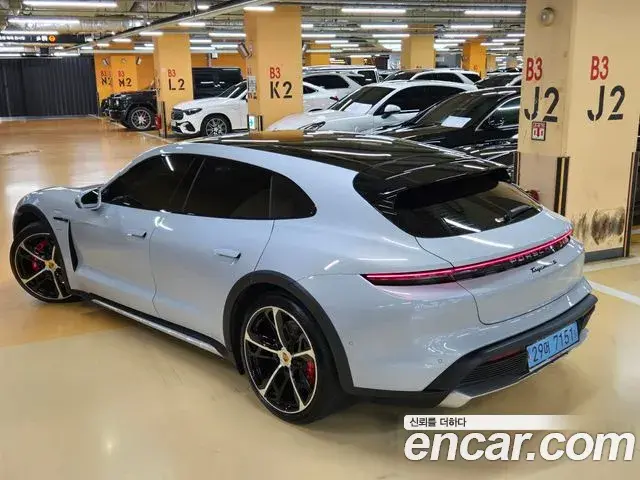 Porsche Taycan 2024 — Photo 14/20