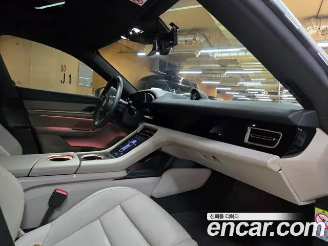 Porsche Taycan 2024 — Photo 17/20