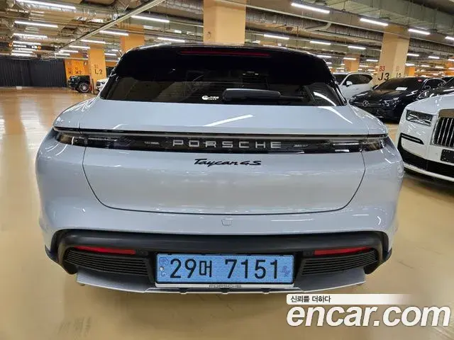 Porsche Taycan 2024 — Photo 5/20