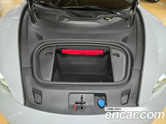 Porsche Taycan 2024 — Photo 9/20