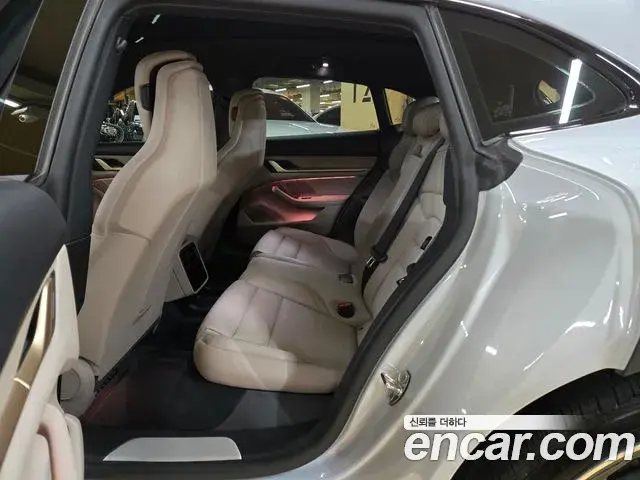 Porsche Taycan 2024 — Photo 16/20